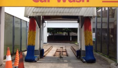 What to Expect From a Local Car Wash - A Customer's Guide
